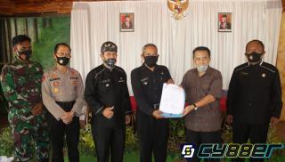 Pemkab Terima Bantuan Benah Imah dari Saung Kadeudeuh